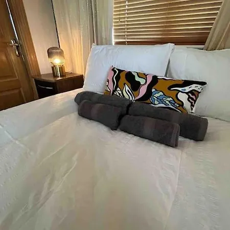 Luxury In Dublin Wifi Tv Close To Centre Holiday home *