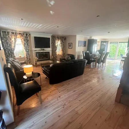 Luxury In Dublin Wifi Tv Close To Centre Holiday home *